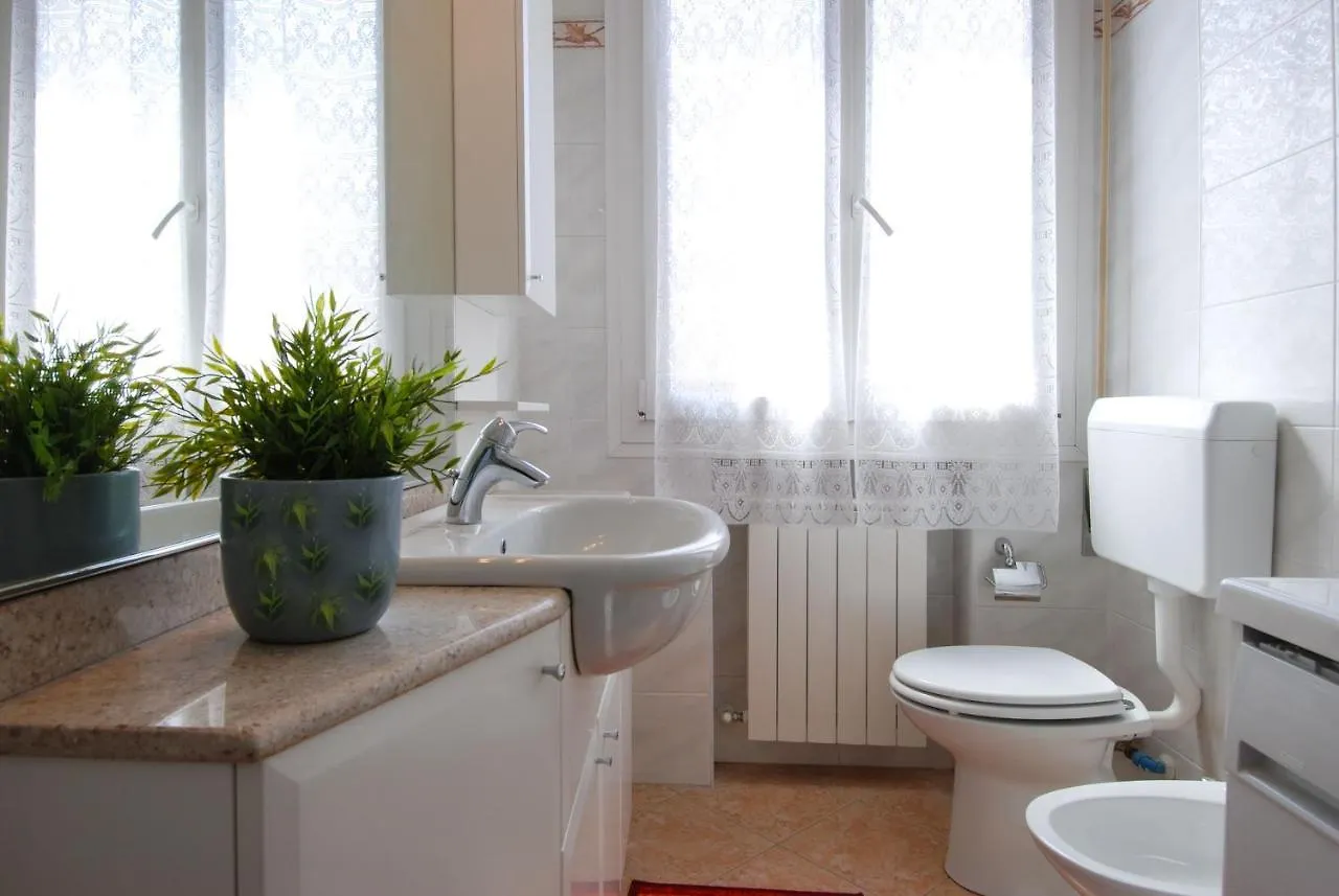 Ur-Nest Gigli 1 Bedroom Apartment ボローニャ 0*,